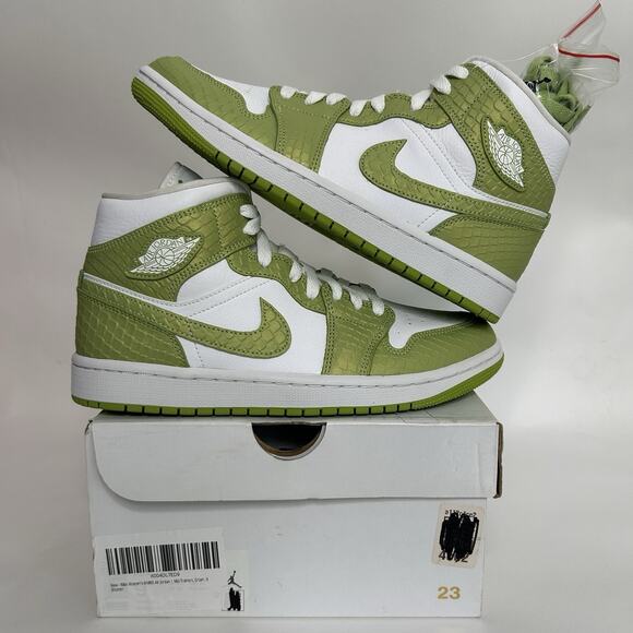 Nike Air Jordan 1 Mid WMNS SE “Green Python” - Picture 1 of 6